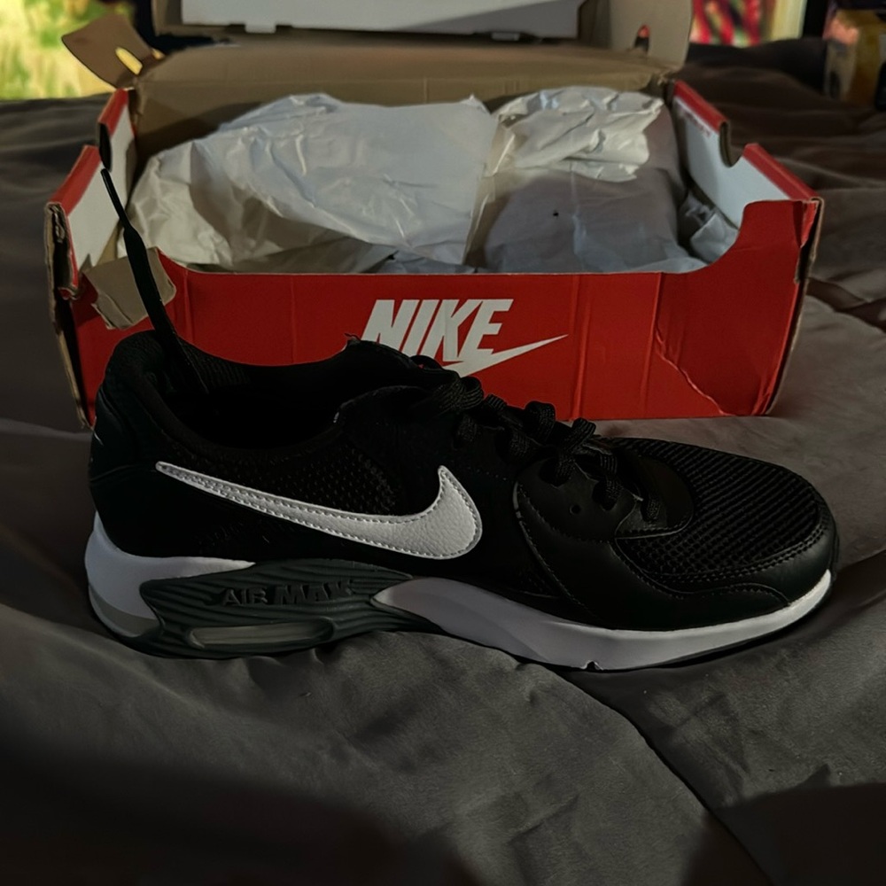 women’s nike air max excee
